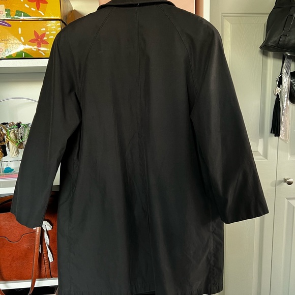 London fog, black soft material rain jacket - Picture 2 of 5